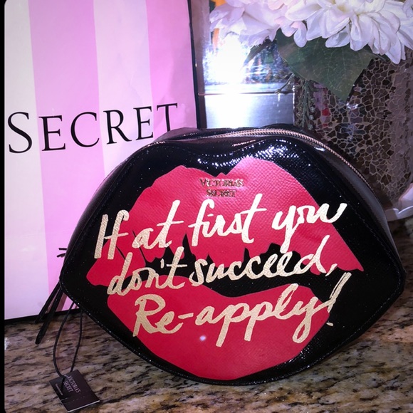 NWT Victoria’s Secret Makeup Bag toiletry girly travel bag red black - Picture 7 of 7